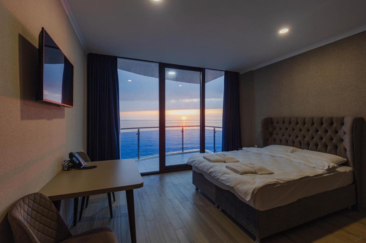 Panorama Kvariati Bagian luar foto