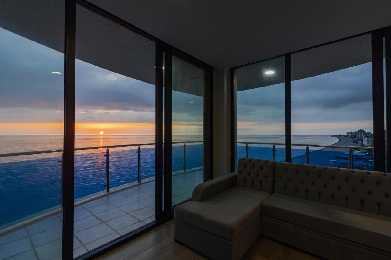 Panorama Kvariati Bagian luar foto